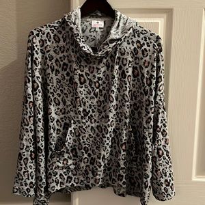 Sundry hoodie sweatshirt with front pocket, size 1. Super soft!